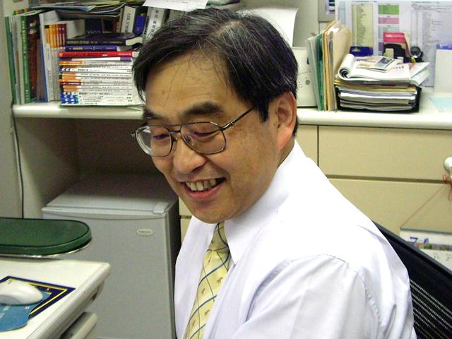 佐藤 勉 院長